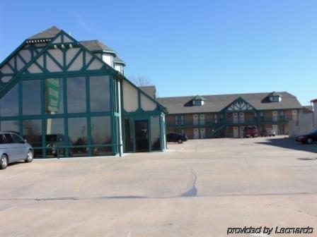 Stratford House Inn Edmond Bagian luar foto
